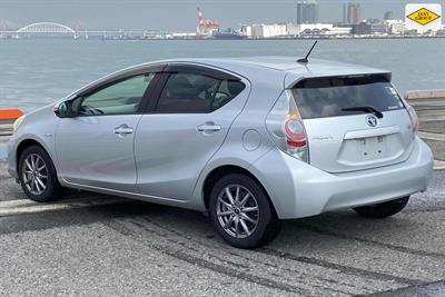 2013 Toyota Aqua - Thumbnail