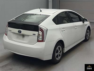 2013 Toyota Prius - Thumbnail