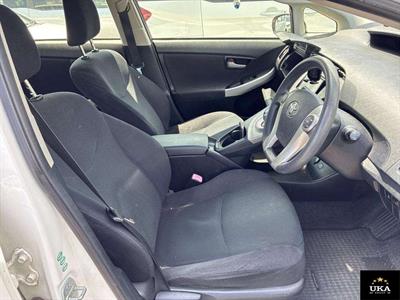 2013 Toyota Prius - Thumbnail