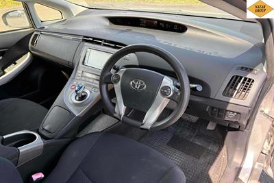 2012 Toyota Prius - Thumbnail
