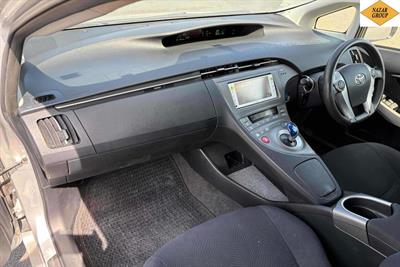 2012 Toyota Prius - Thumbnail