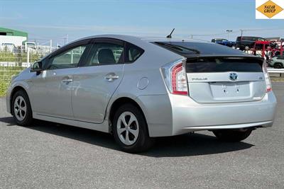 2012 Toyota Prius - Thumbnail