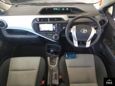 2013 Toyota Aqua - Thumbnail