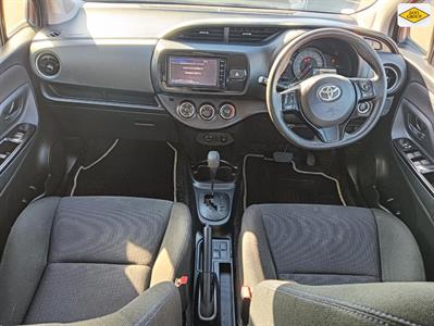 2016 Toyota Vitz - Thumbnail