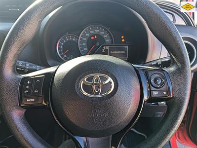2016 Toyota Vitz - Thumbnail