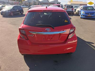 2016 Toyota Vitz - Thumbnail