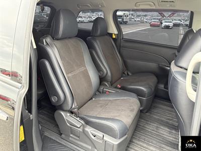 2013 Toyota Estima - Thumbnail