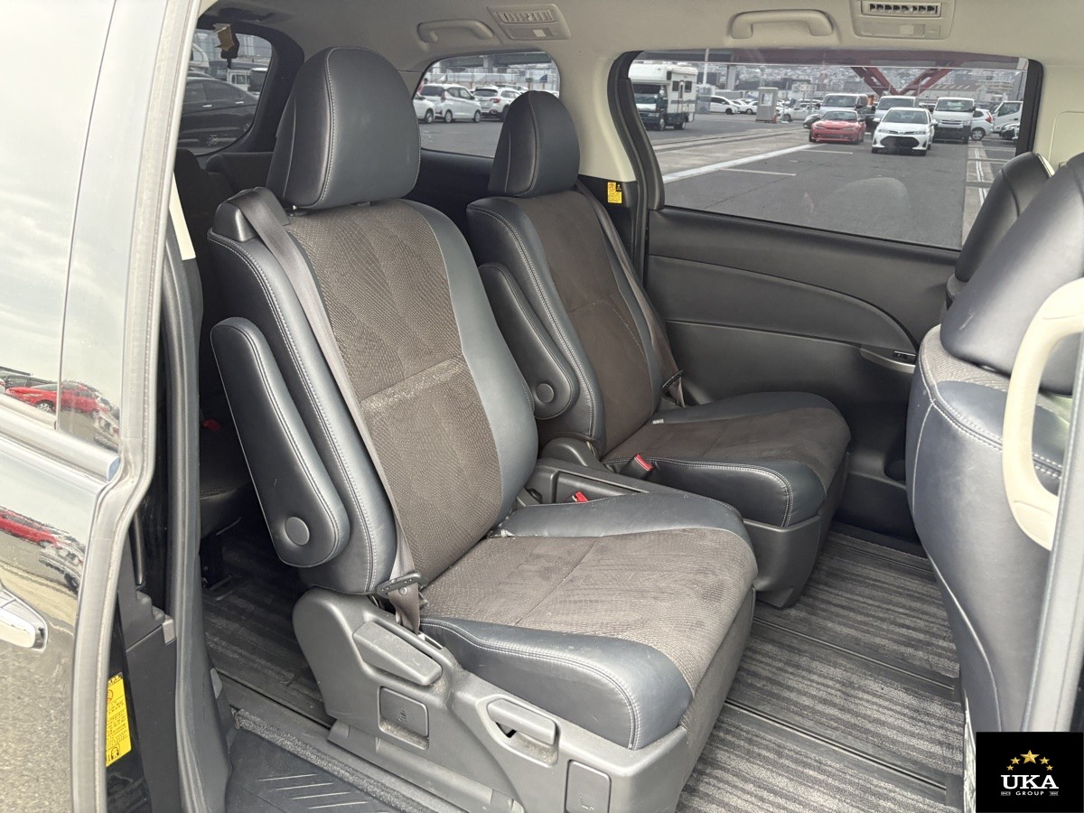 2013 Toyota Estima