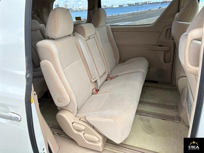 2013 Toyota Alphard - Thumbnail