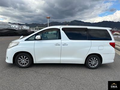 2013 Toyota Alphard - Thumbnail