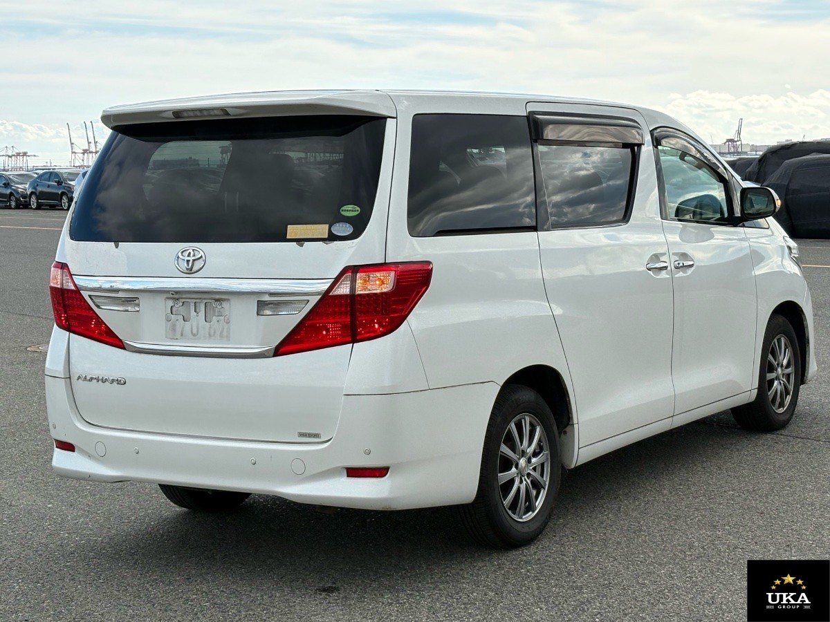 2013 Toyota Alphard