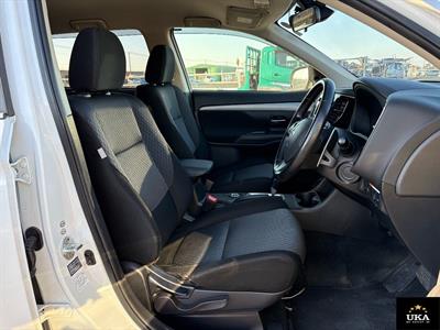 2014 Mitsubishi Outlander - Thumbnail