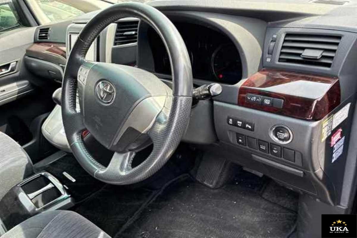 2012 Toyota Vellfire