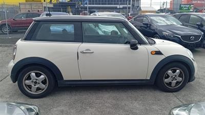 2012 BMW Mini Cooper - Thumbnail