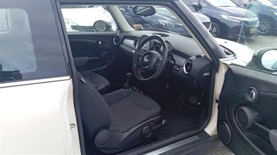 2012 BMW Mini Cooper - Thumbnail