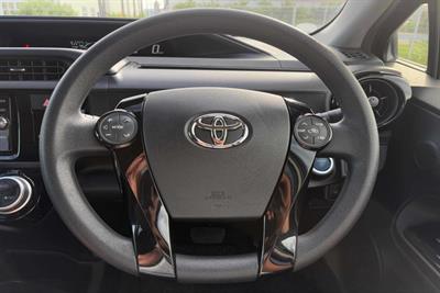 2017 Toyota Aqua - Thumbnail