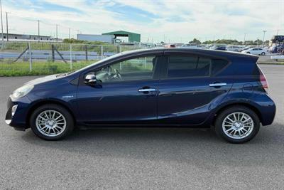 2017 Toyota Aqua - Thumbnail