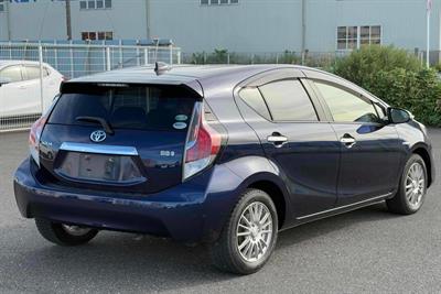 2017 Toyota Aqua - Thumbnail