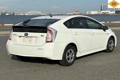 2014 Toyota Prius - Thumbnail