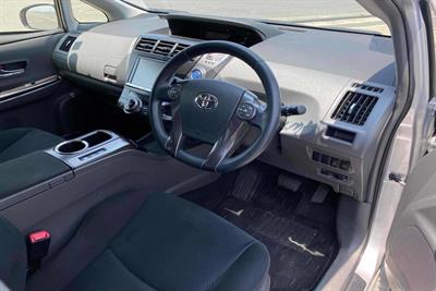 2014 Toyota Prius - Thumbnail