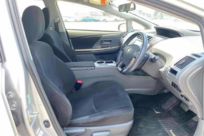 2014 Toyota Prius - Thumbnail