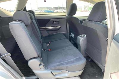 2014 Toyota Prius - Thumbnail