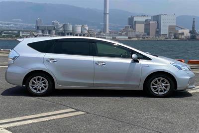 2014 Toyota Prius - Thumbnail