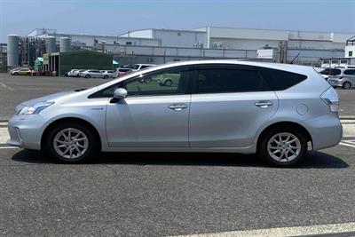 2014 Toyota Prius - Thumbnail