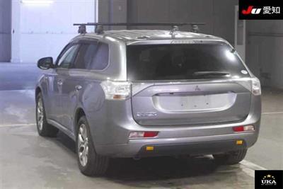 2014 Mitsubishi Outlander - Thumbnail