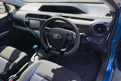 2017 Toyota Aqua - Thumbnail