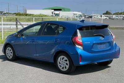 2017 Toyota Aqua - Thumbnail