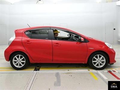 2013 Toyota Aqua - Thumbnail