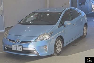 2013 Toyota Prius - Thumbnail