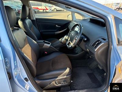 2013 Toyota Prius - Thumbnail