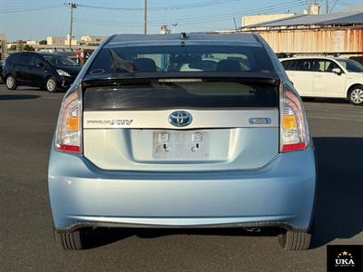 2013 Toyota Prius - Thumbnail