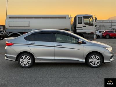 2018 Honda Grace - Thumbnail