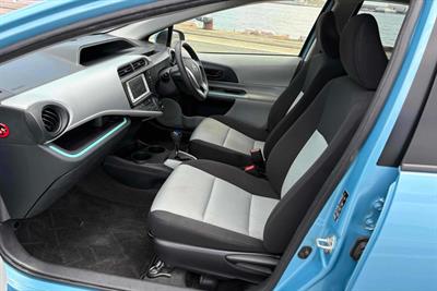 2012 Toyota Aqua - Thumbnail