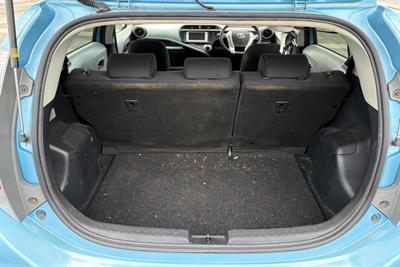 2012 Toyota Aqua - Thumbnail