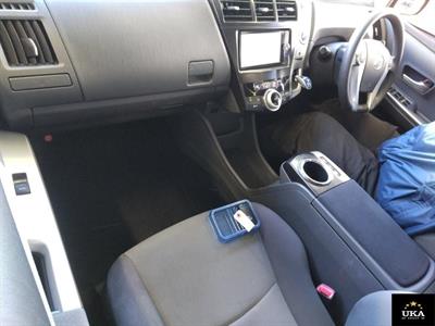 2013 Toyota Prius - Thumbnail