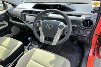 2014 Toyota Aqua - Thumbnail
