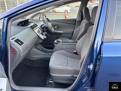 2014 Toyota Prius - Thumbnail