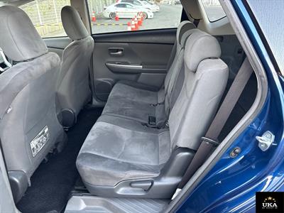 2014 Toyota Prius - Thumbnail