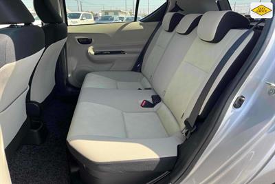 2014 Toyota Aqua - Thumbnail