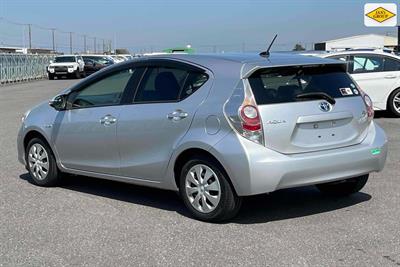 2014 Toyota Aqua - Thumbnail