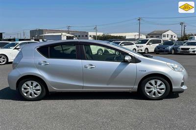2014 Toyota Aqua - Thumbnail