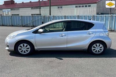 2014 Toyota Aqua - Thumbnail