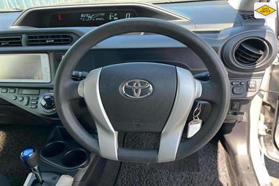 2014 Toyota Aqua - Thumbnail