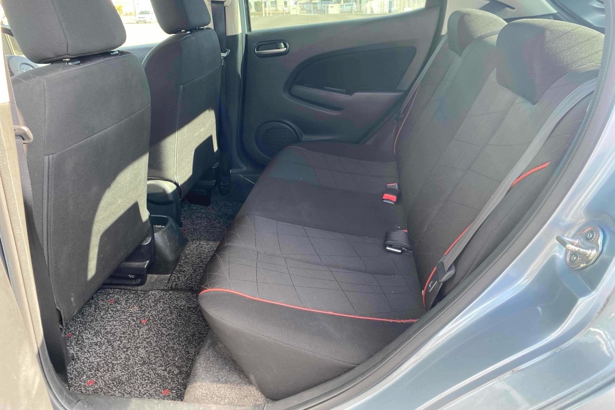 2012 Mazda Demio