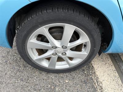 2012 Toyota Aqua - Thumbnail