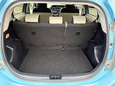 2012 Toyota Aqua - Thumbnail